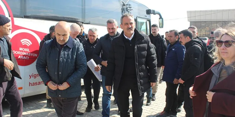 “48 bin öğrenci farklı illere nakil oldu”