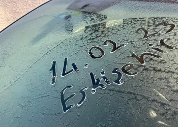Eskişehir’de kar yok buz var