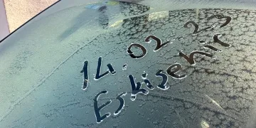 Eskişehir’de kar yok buz var