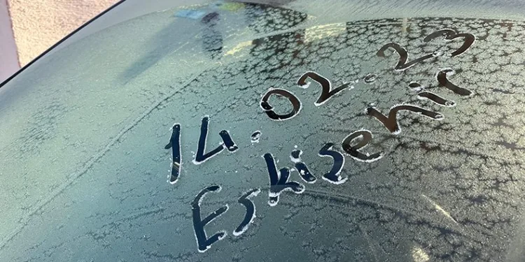 Eskişehir’de kar yok buz var