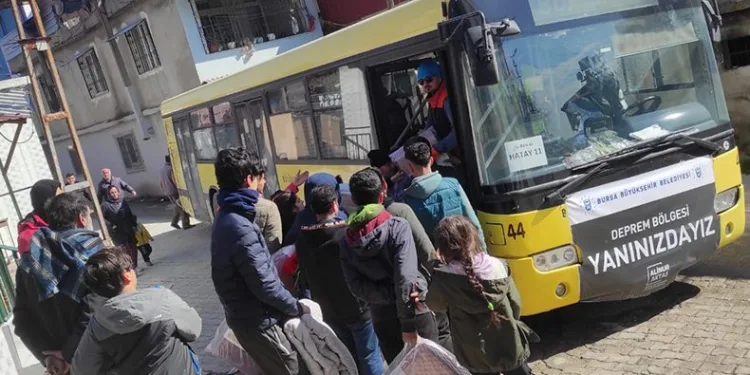 Sarı otobüslerle umuda yolculuk