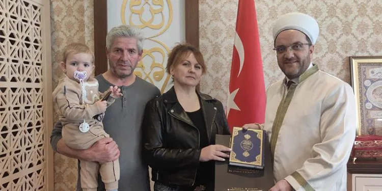 Ukrayna vatandaşı kadın Müslüman oldu