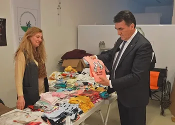 Depremzedelerin kıyafet ihtiyaçları ücretsiz