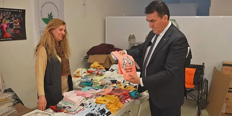 Depremzedelerin kıyafet ihtiyaçları ücretsiz
