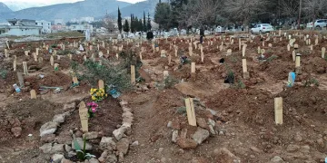 Yarım kalan hikayeler mezarlara yansıdı