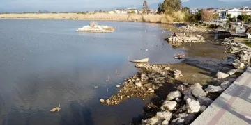Fethiye’de deniz 10 metre çekildi