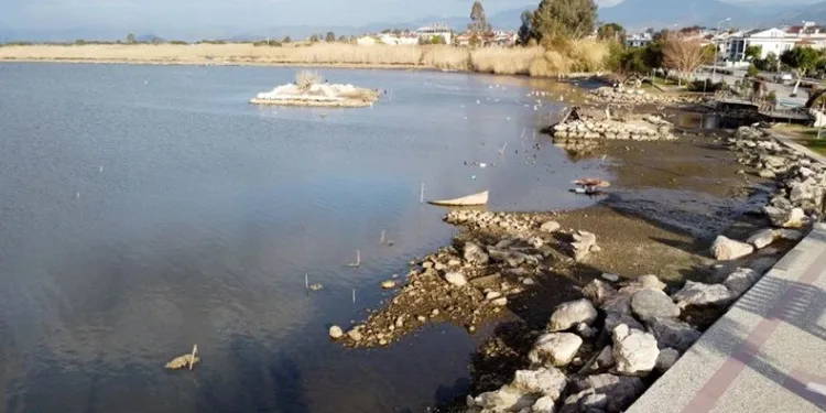 Fethiye’de deniz 10 metre çekildi