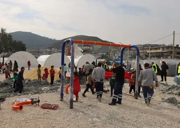 Bursa’da Büyükşehir’den depremzede çocuklara oyun parkı