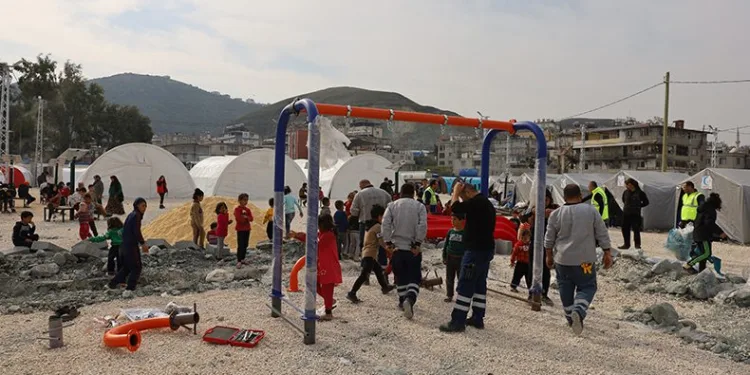 Bursa’da Büyükşehir’den depremzede çocuklara oyun parkı