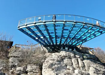 Türkiye’nin ilk cam terasını 165 bin kişi ziyaret etti