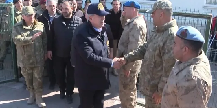 Akar, konteyner kentteki Kore gazisinin isteğini yerine getirdi