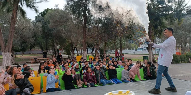 Marmaris’te çocuklara bilimsel destek
