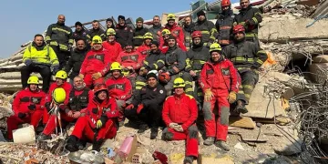 Hem kurtardılar hem de ikramiyelerini bağışladılar