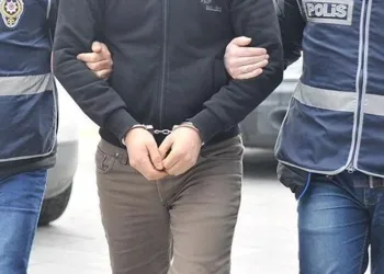 Sahte polis kimliğiyle bebek çalma girişimi