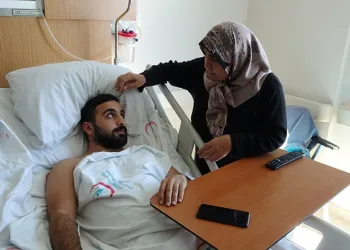 İlk depreme evinde, ikinci depreme hastanede yakalandı