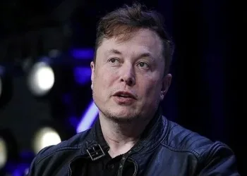 Elon Musk unvanını geri aldı