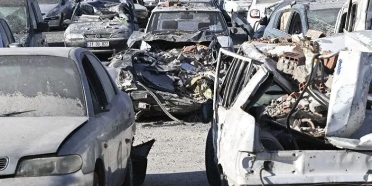 ‘Deprem hasarlı’ araçlar satışta