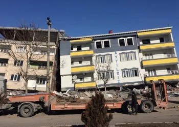 Binaların yıkılmasının en önemli sebebi ‘Zemin Sıvılaşması’