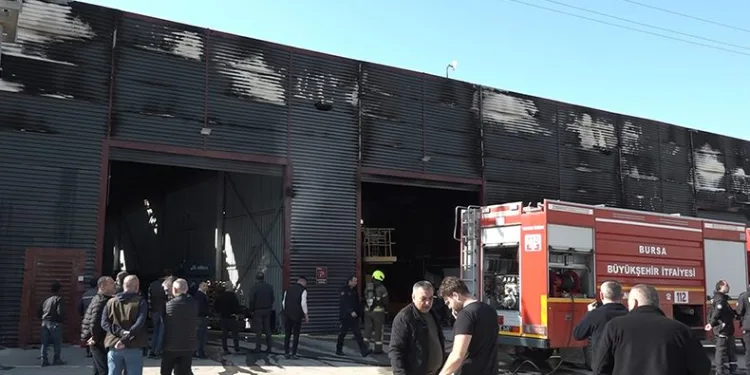 Metal fabrikasında yangın paniği