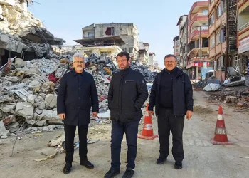 Başkan Erdem deprem bölgesinde