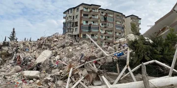 Yaptığı binalar yıkılmadı, satın aldığı ev yıkıldı