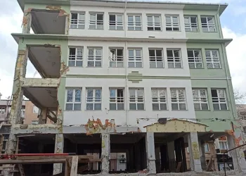 Mustafakemalpaşa’daki okullarda deprem seferberliği