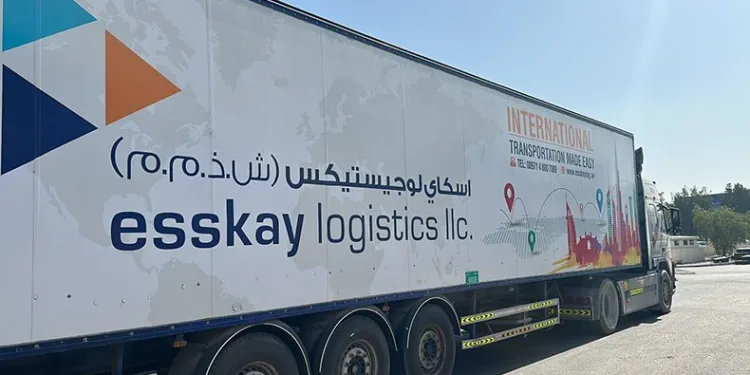 Dubai’deki Türklerden 100 tırlık yardım
