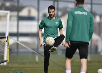Bursaspor ayak tenisi oynadı