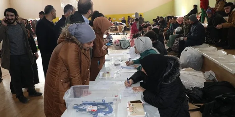 Depremzede ailelerin tüm ihtiyaçları karşılanıyor