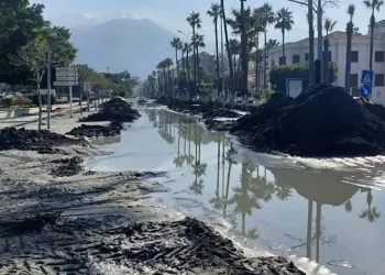 İskenderun sahilindeki su çekildi