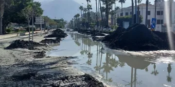 İskenderun sahilindeki su çekildi
