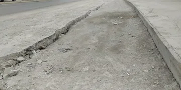 İnşaat çalışması sırasında yol çöktü