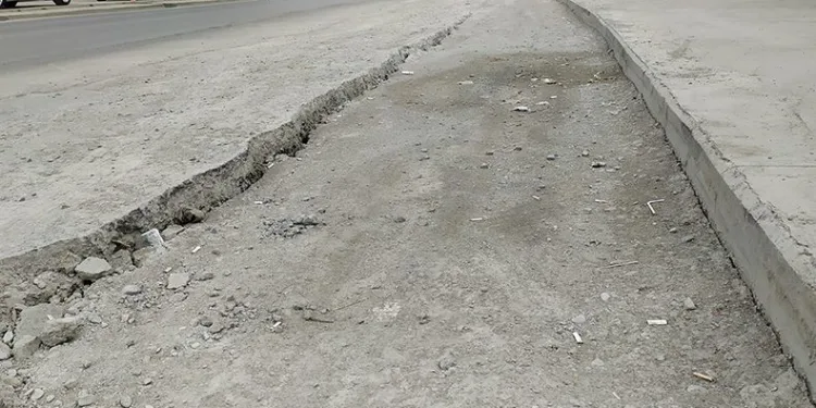 İnşaat çalışması sırasında yol çöktü