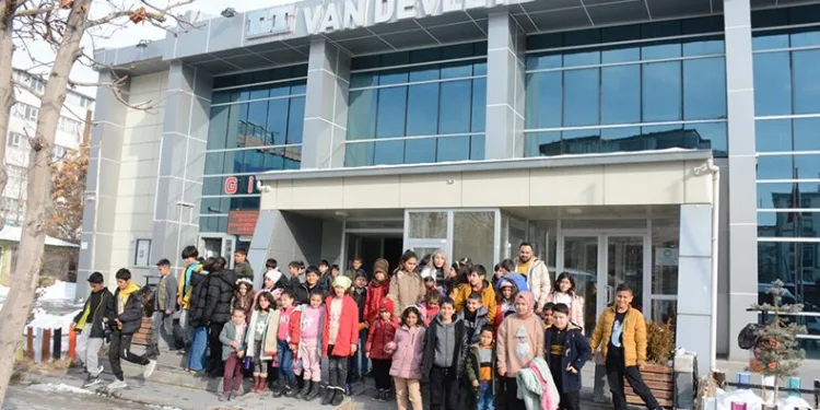 Tuşba’da ‘Sömestir Fest’e büyük ilgi