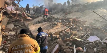 Hatay’da enkazda çıkan yangın söndürüldü
