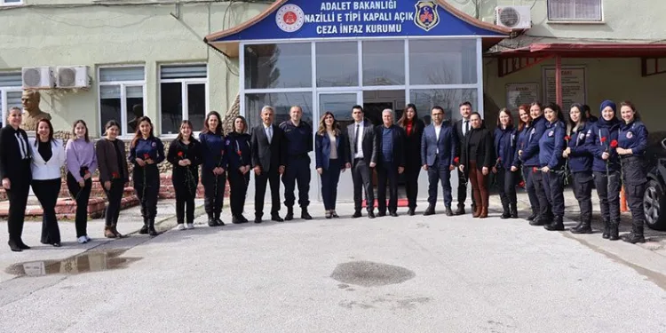 Cezaevindeki kadınlar unutulmadı