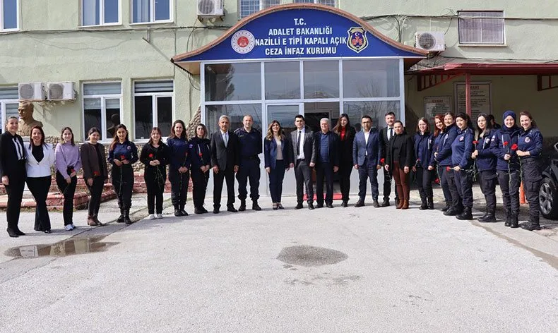 Cezaevindeki kadınlar unutulmadı