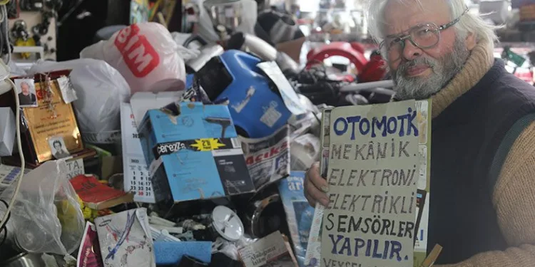 Dükkanında adım atacak yer kalmadı