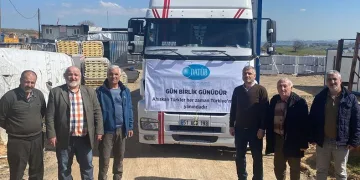 Ahıska Türkleri depremzedelerin yaralarını sarıyor