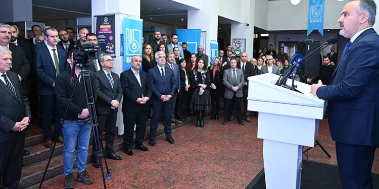 Alinur Aktaş, başarının mimarlarıyla buluştu