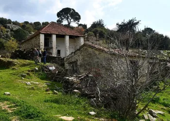 Söke’nin terk edilmiş köyleri zamana direniyor