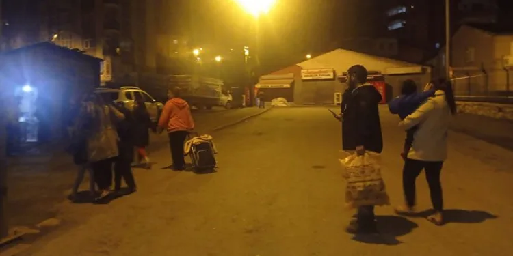 Hakkari’de 3 büyüklüğünde deprem
