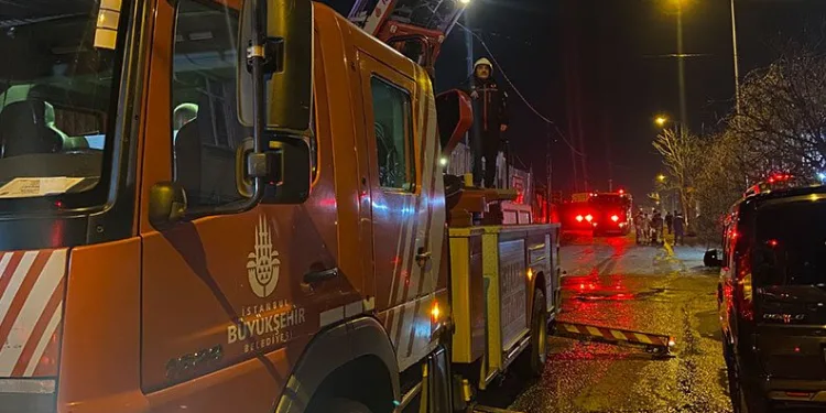 İstanbul’da plastik malzeme deposunda yangın