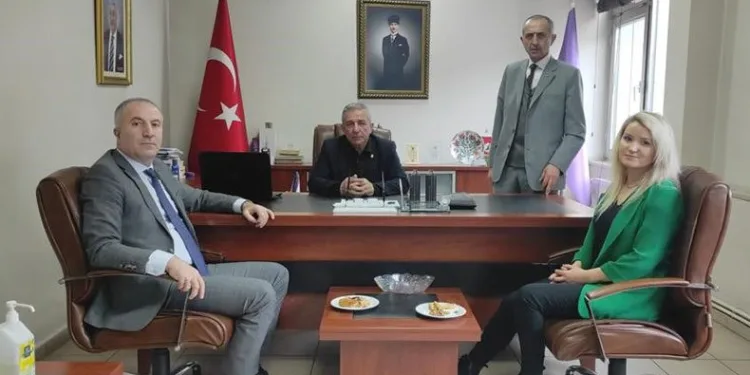 8 depremzede mesleğine uygun işe yerleştirildi
