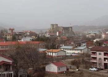 Oltu’da toz bulutu etkili oldu