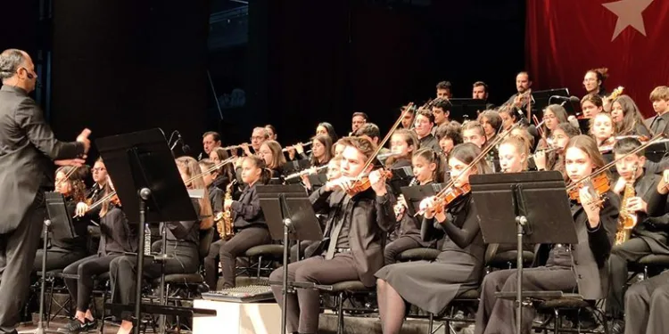 Gençlik orkestrası şehitler için sahnede olacak
