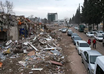 Kahramanmaraş’ta enkaz kaldırma çalışmaları sürüyor