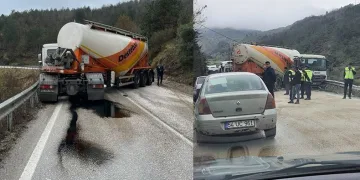 Makaslayan tır yolu trafiğe kapattı