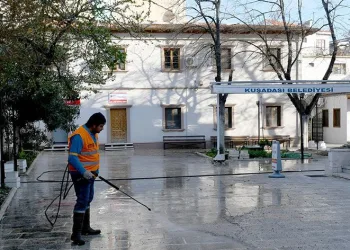 Kuşadası’nda Camiiler ibadete hazır