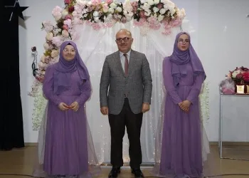Hafız öğrencilere taç giydirildi